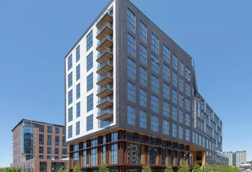 هتل Global Luxury Suites In South End