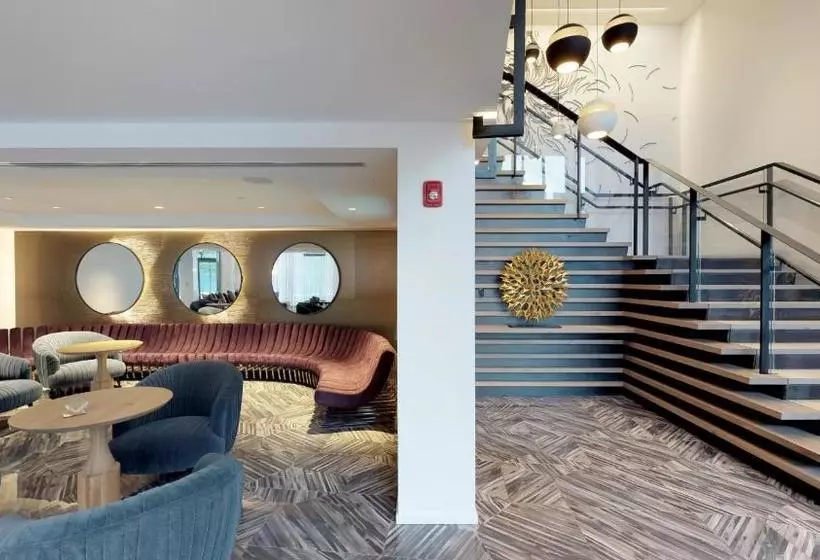 هتل Global Luxury Suites In South End