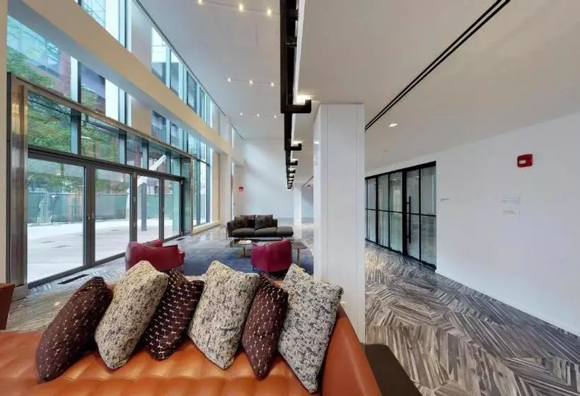 هتل Global Luxury Suites In South End