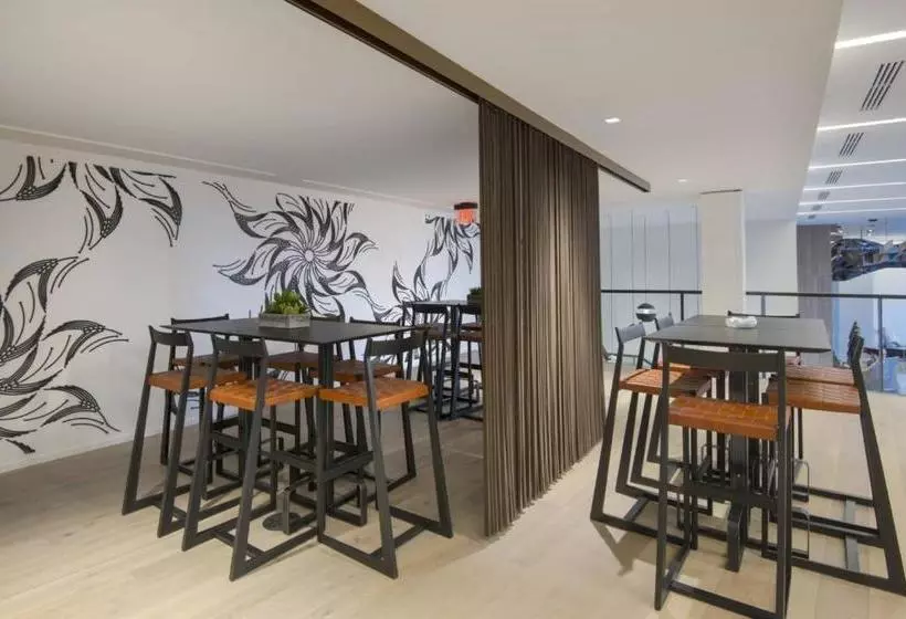 هتل Global Luxury Suites In South End