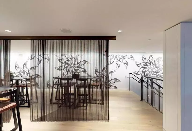 هتل Global Luxury Suites In South End