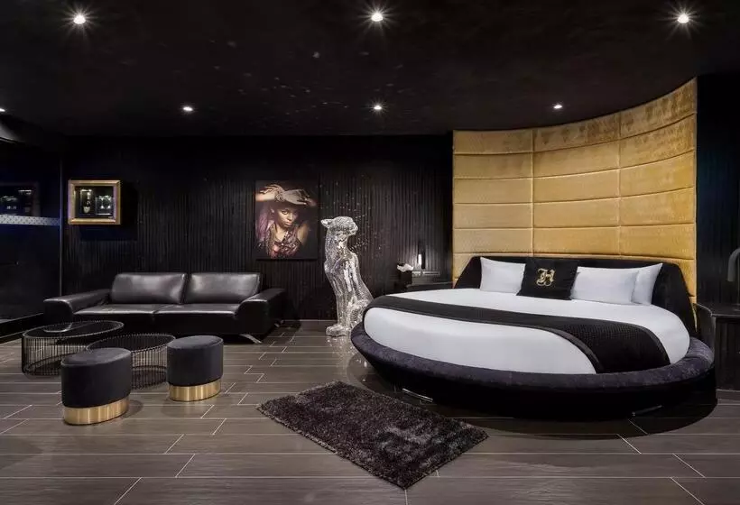 H Hotel - Adults Only