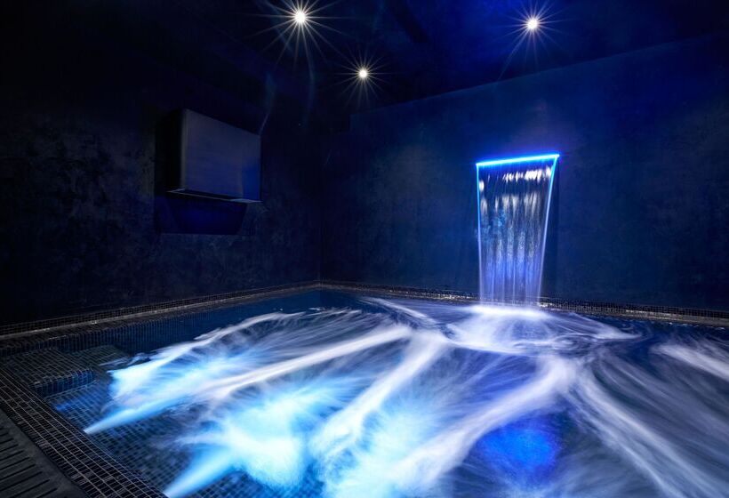 H Hotel - Adults Only