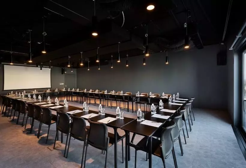 H Hotel - Adults Only