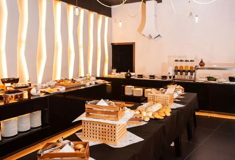 H Hotel - Adults Only