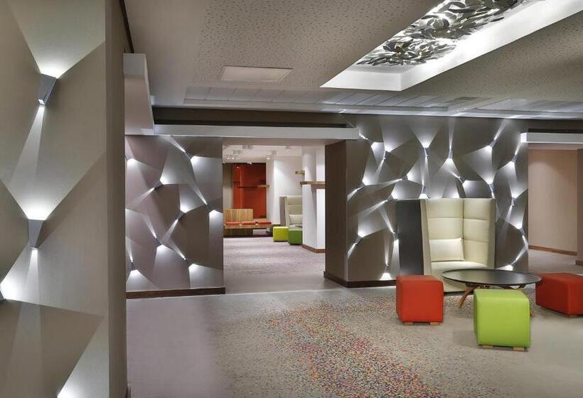 Park Mall Hotel & Conference Center