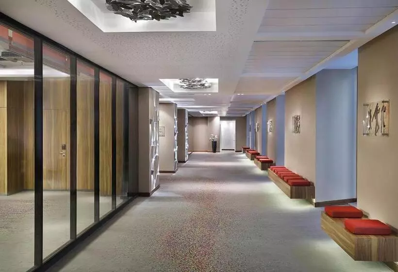 Park Mall Hotel & Conference Center