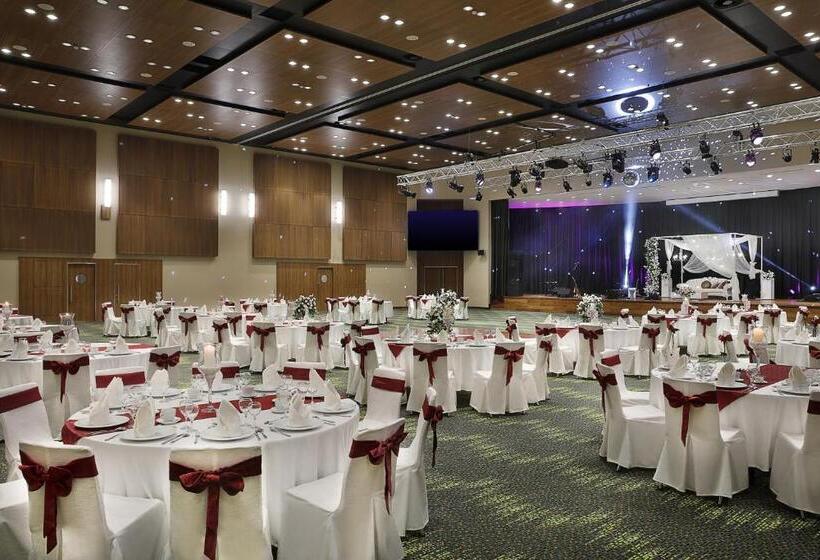 Park Mall Hotel & Conference Center