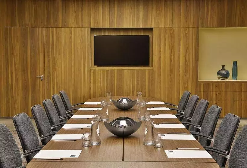 Park Mall Hotel & Conference Center