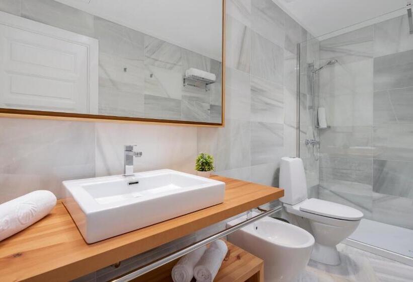 هتل Parque Santiago IV Official