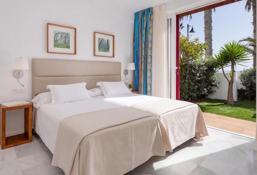 هتل Parque Santiago IV Official