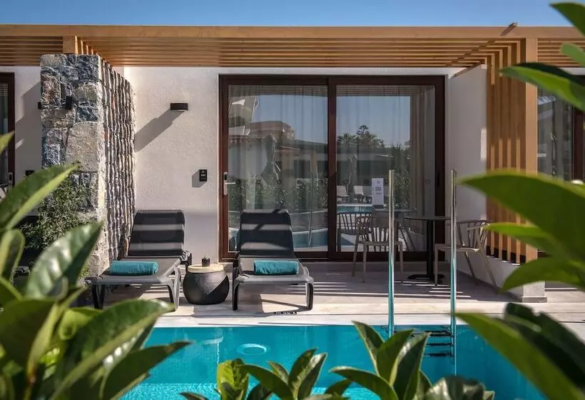 Petousis Hotel & Suites