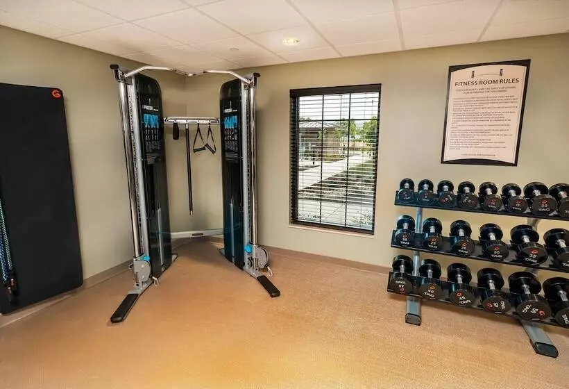 Hotelli Staybridge Suites   Newark   Fremont, An Ihg