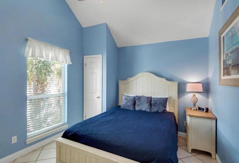 Nantucket Rainbow Cottages