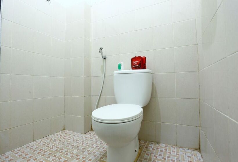 פנסיון Reddoorz Near Adisucipto Airport 3