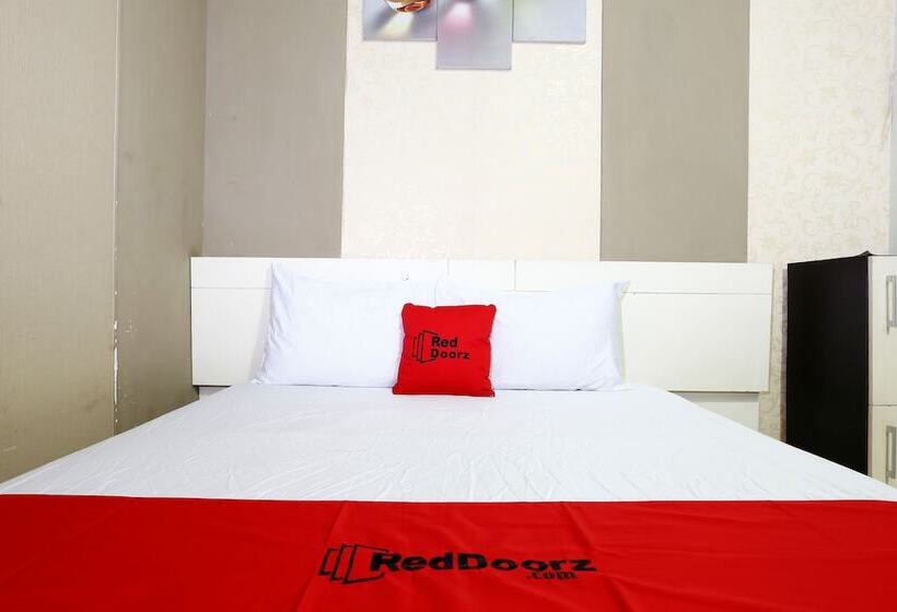 פנסיון Reddoorz Near Adisucipto Airport 3