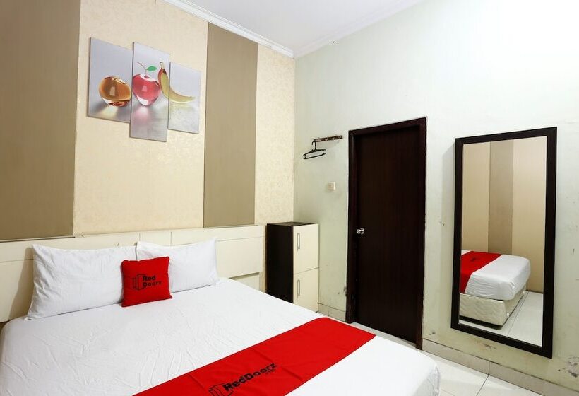 פנסיון Reddoorz Near Adisucipto Airport 3