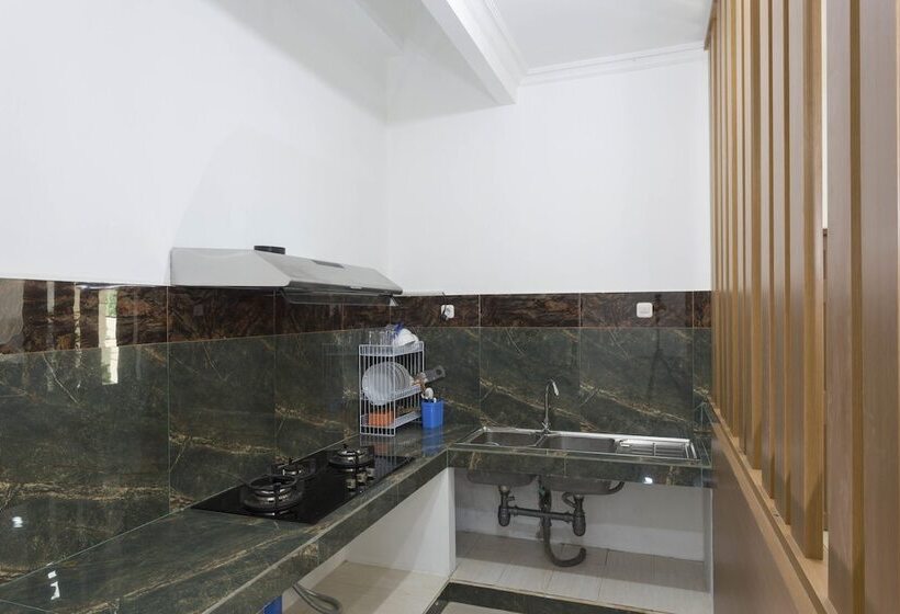 פנסיון Reddoorz Plus @ Boulevard Residence Bsd