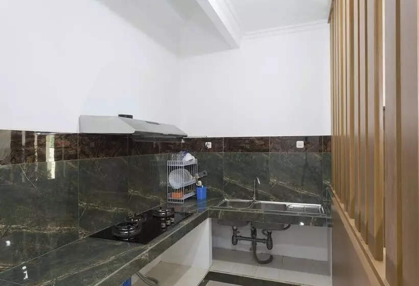 Majatalo Reddoorz Plus @ Boulevard Residence Bsd