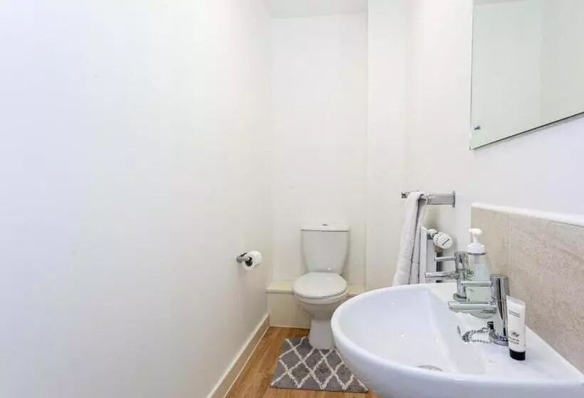 Amersham Park Apartment