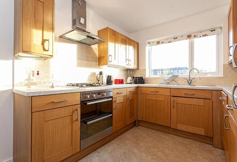 Amersham Park Apartment