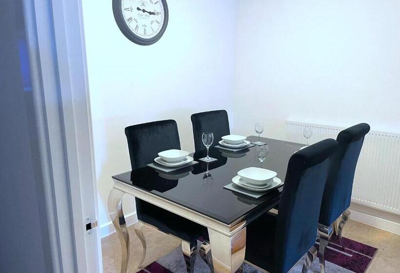 Amersham Park Apartment