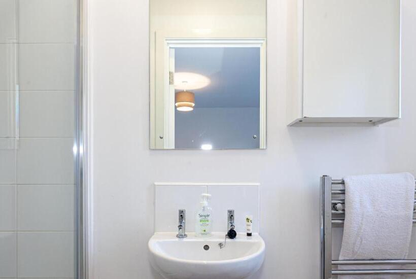 Amersham Park Apartment