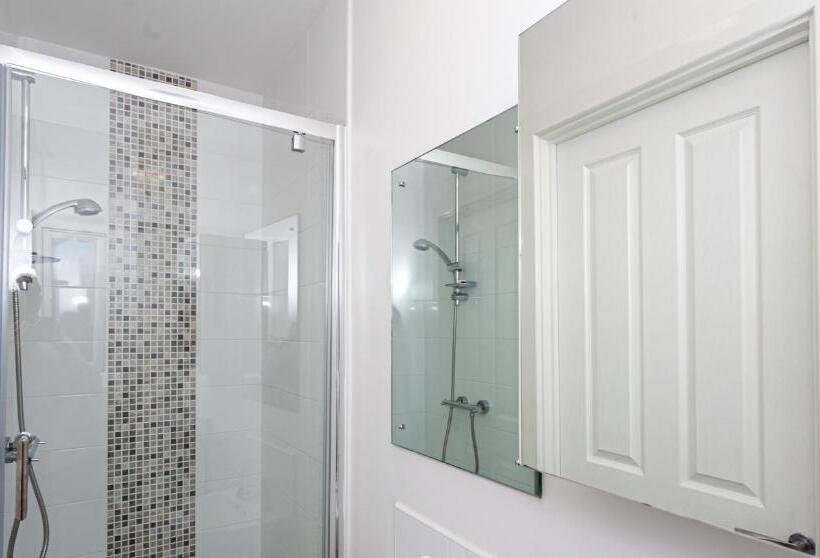 Amersham Park Apartment