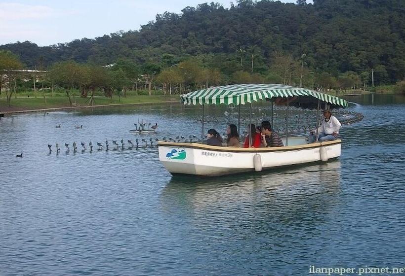 تختخواب و صبحانه Bouti Kids Bnb