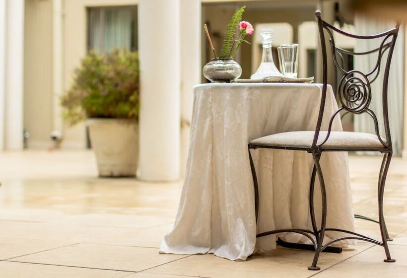 تختخواب و صبحانه Northern Studio Suite