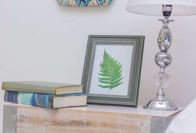 تختخواب و صبحانه Northern Studio Suite