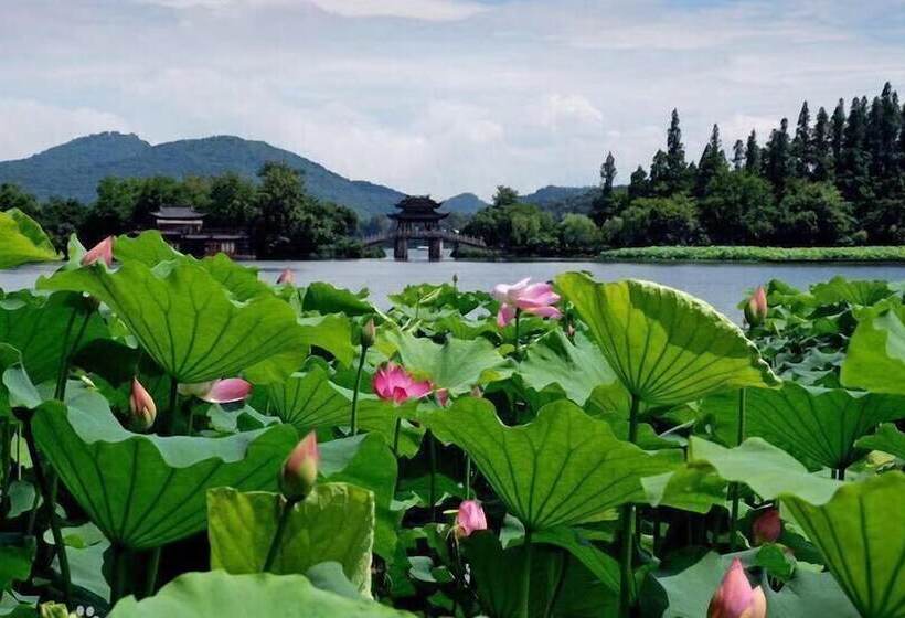 Candice Hotel Apartment