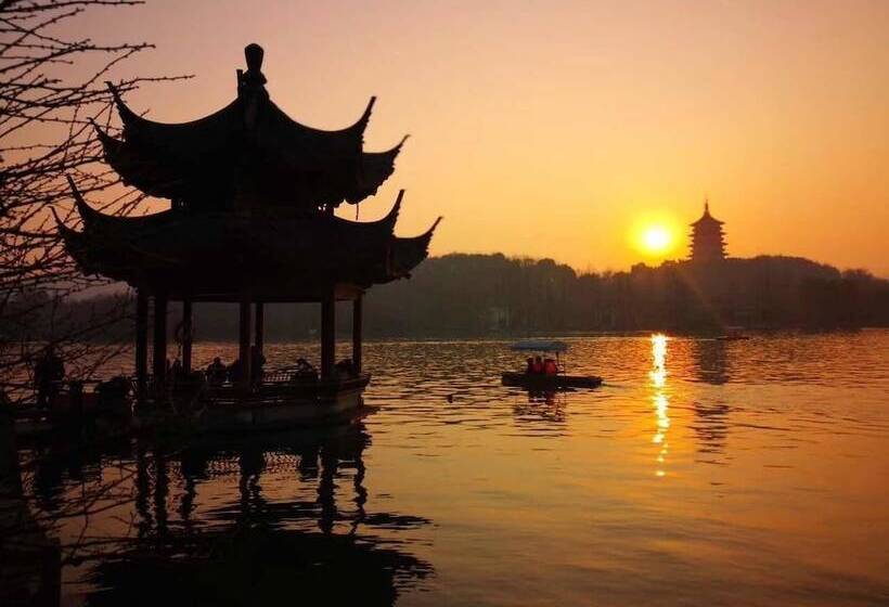 Candice Hotel Apartment