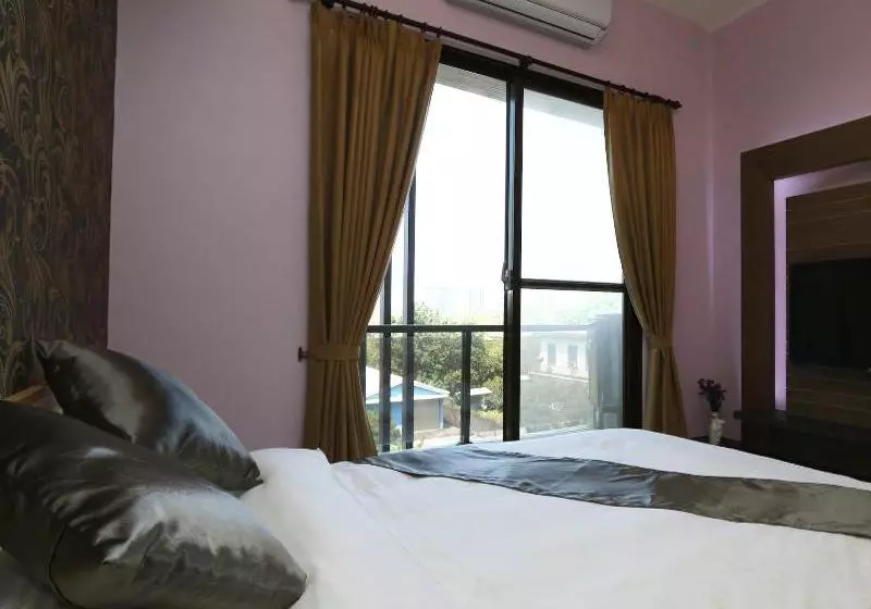 G9 Bed And Breakfast