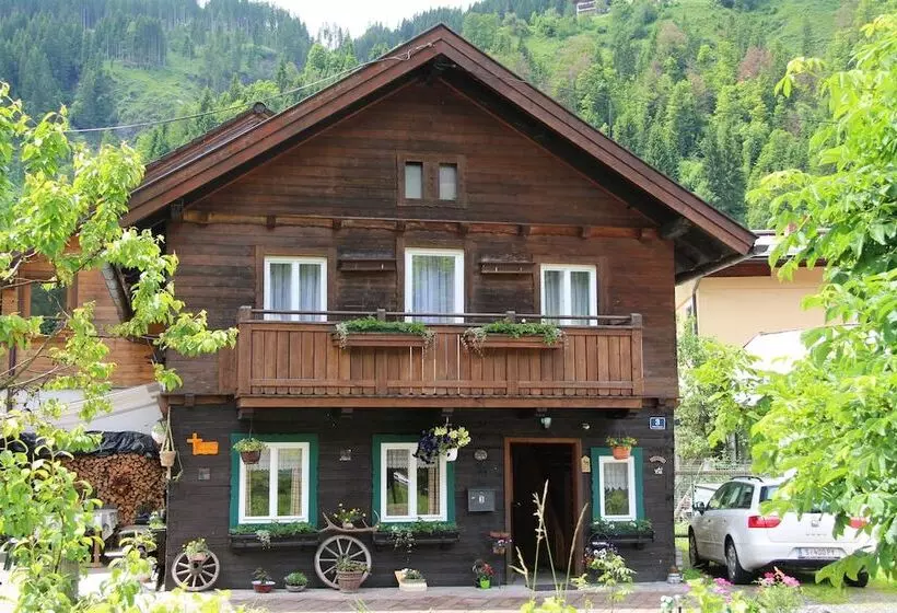 簡易ホテル Ferienhaus Peterlhaus