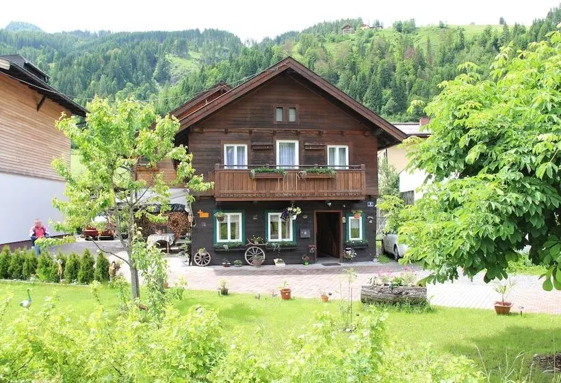 簡易ホテル Ferienhaus Peterlhaus