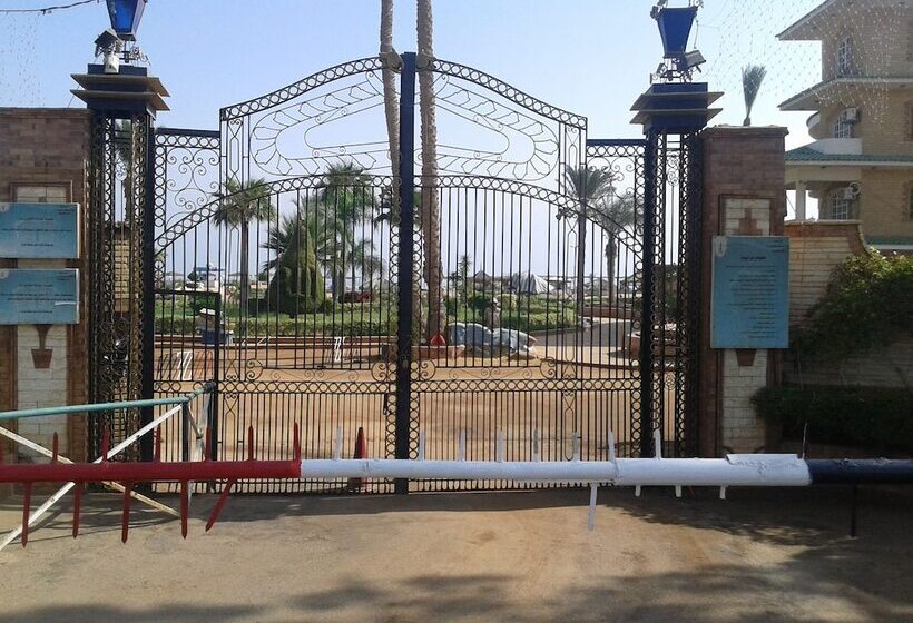 هتل Fanara Apartments Armed Forces