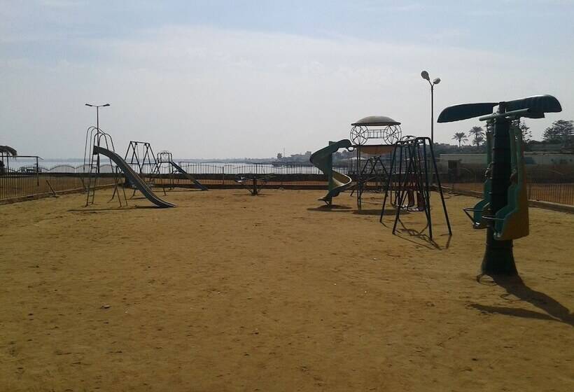 هتل Fanara Apartments Armed Forces