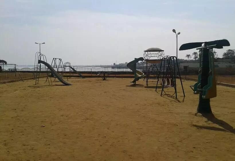هتل Fanara Apartments Armed Forces