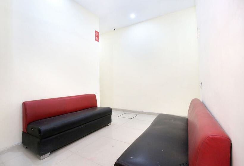 酒店 Jb 2 By Oyo Rooms