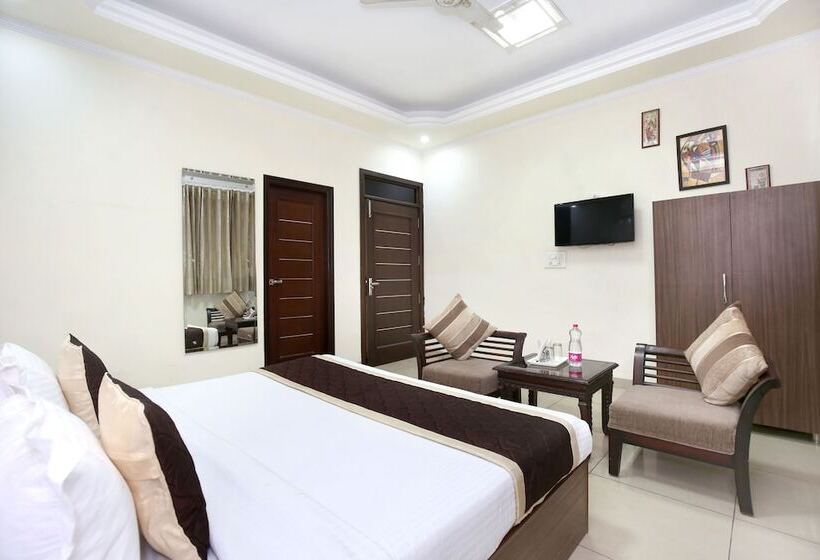 酒店 Jb 2 By Oyo Rooms