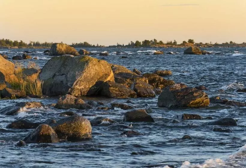 Hotelli Kalle S Inn Glass Houses