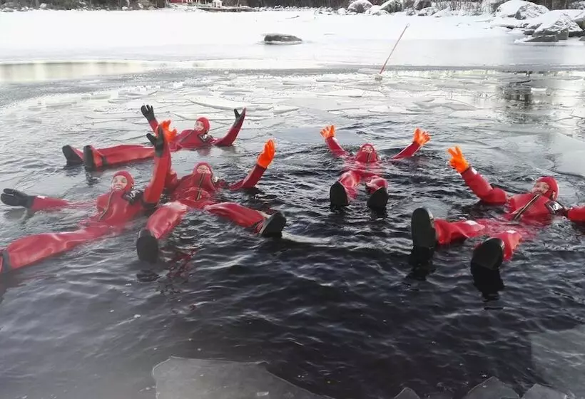 Hotelli Kalle S Inn Glass Houses