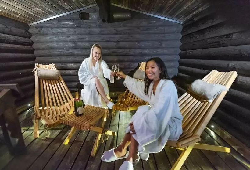 Hotelli Kalle S Inn Glass Houses