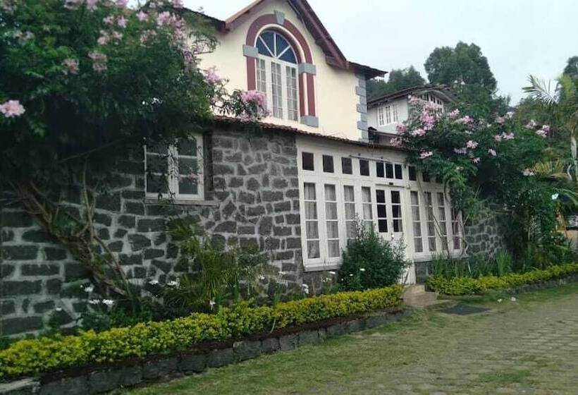 בית מלון כפרי Lilly's Valley Resort