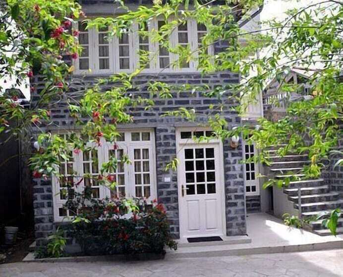 בית מלון כפרי Lilly's Valley Resort