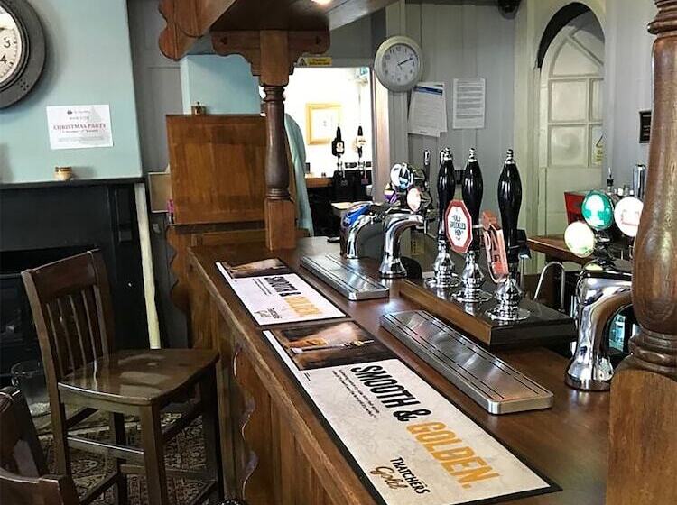 호텔 The Ship Albion