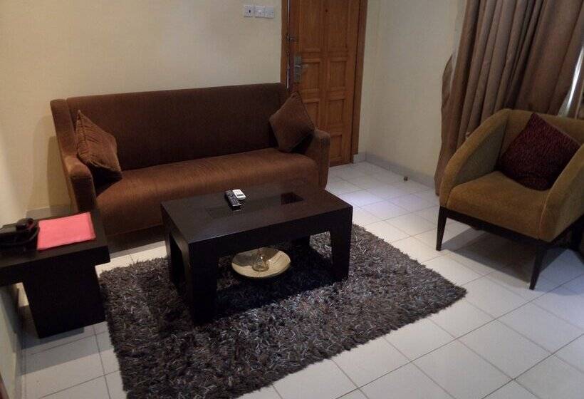 هتل The Town House