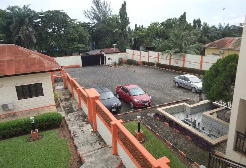 هتل The Town House