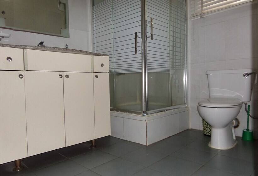 هتل The Town House